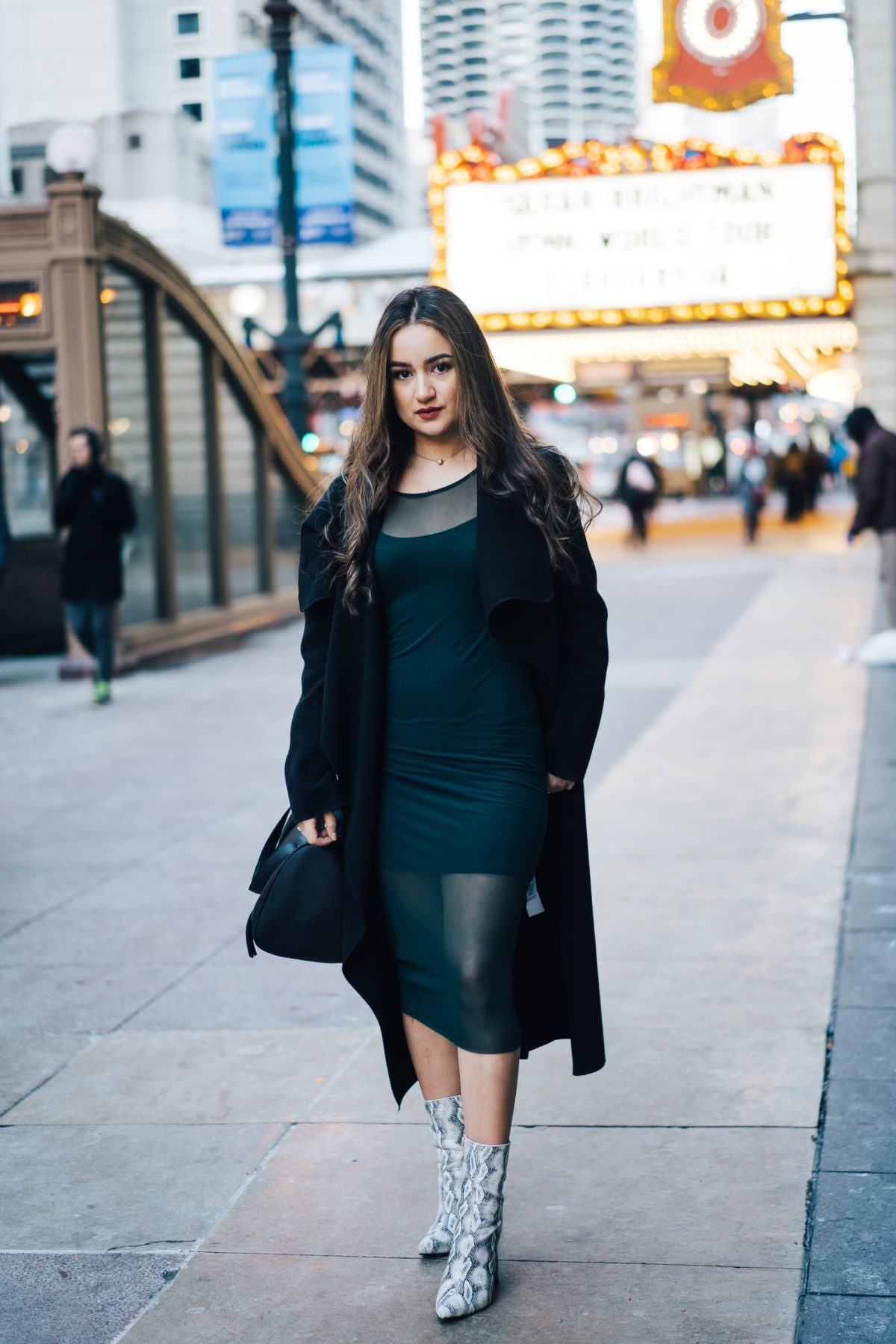What should I wear for a plus size winter first date